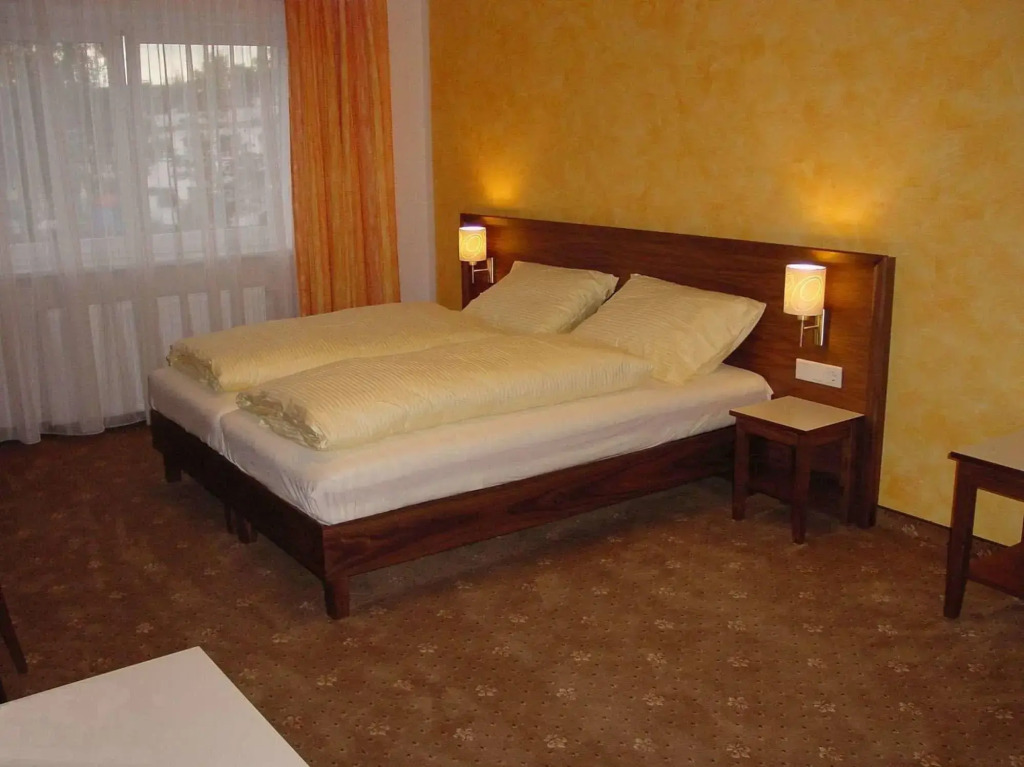 EB Hotel Garni