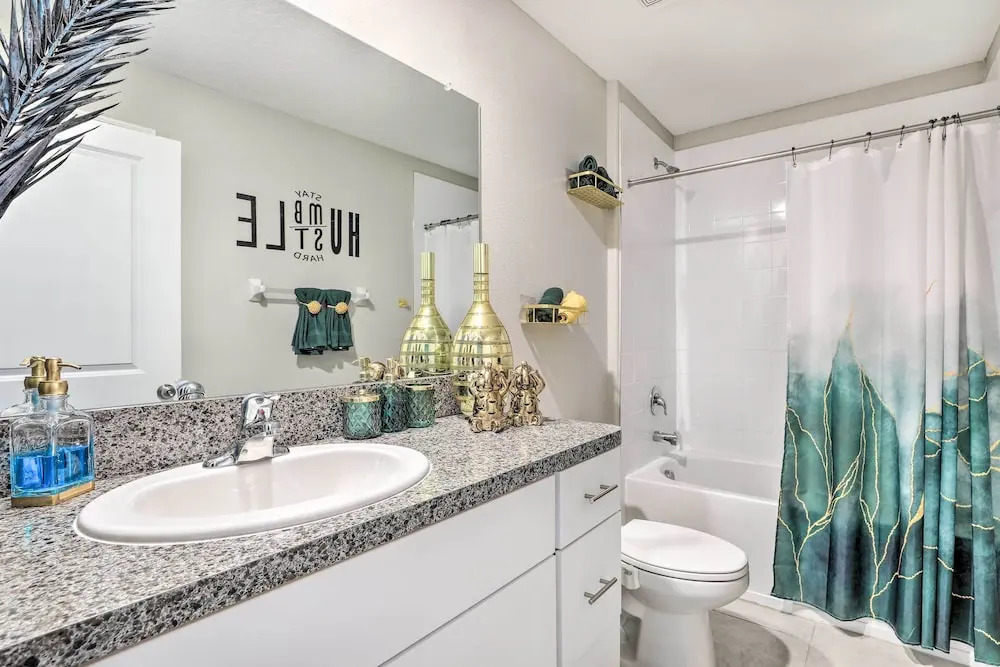 Modern & Bright Ruskin Home Near Bahia Beach!