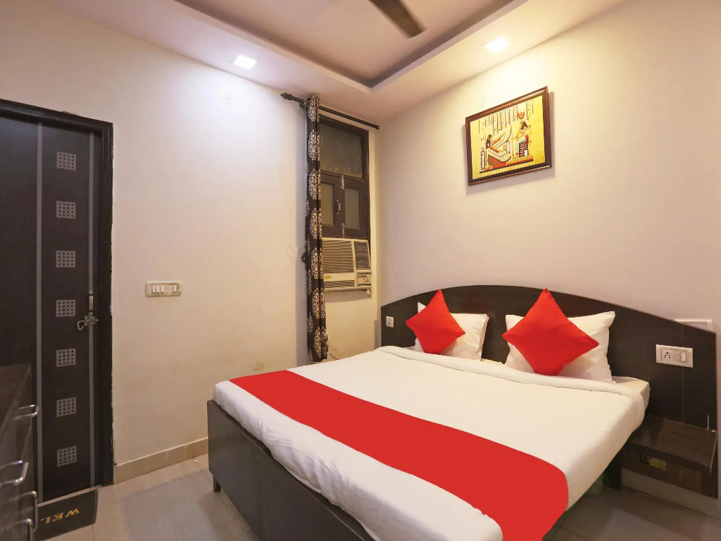 OYO 45772 Silver Residency
