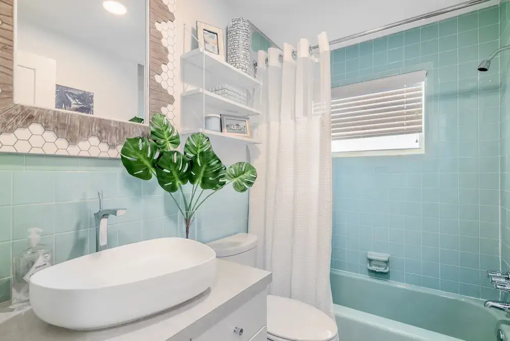Sailfish Gulf Suites #4, Garden Views, Steps From The Beach 1 Bedroom Cottage