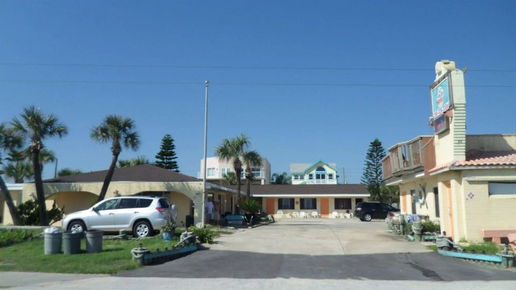Lazy Hours Motel