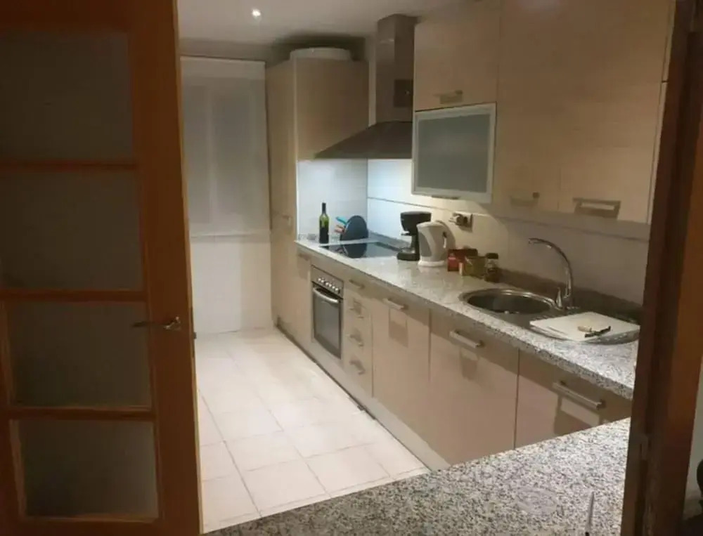2 Bed Flat-sleeps4-pets-pool-parking-golfclub