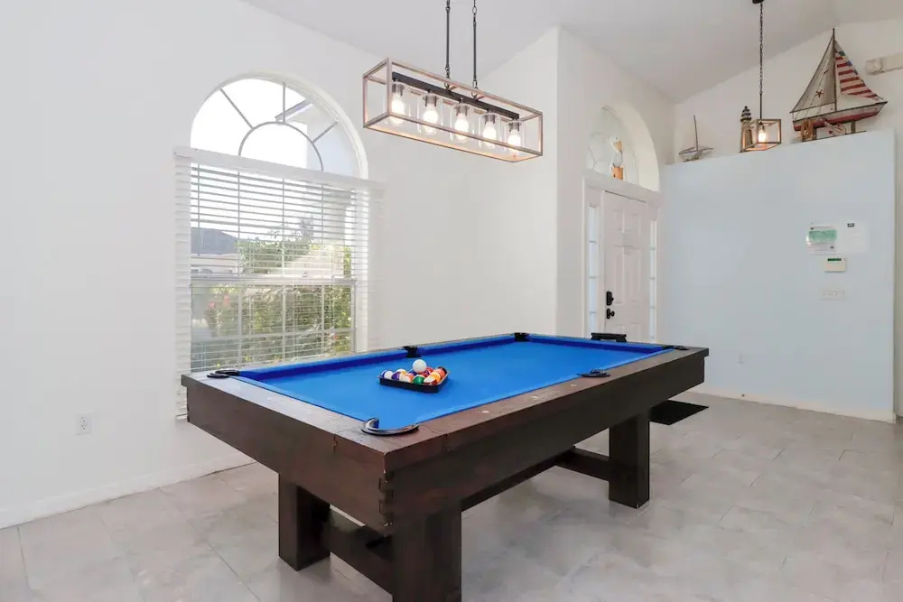 Ultimate Family Escape Near Disney - Sparkling Pool, Hot Tub & Epic Private Movie Room