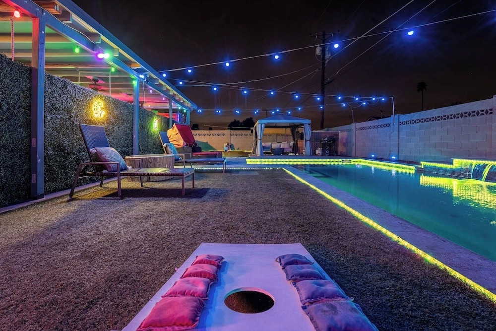 Poolside Nights & Neon Vibes! Scottsdale Escape