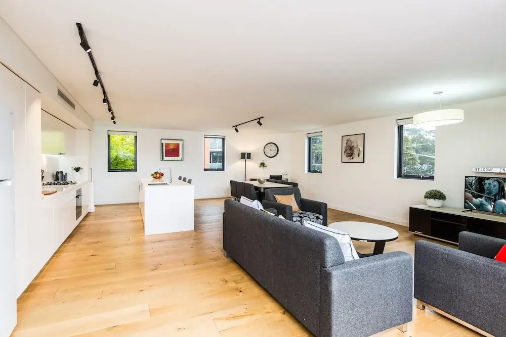 Sydney Townhouse with Parking and Deck