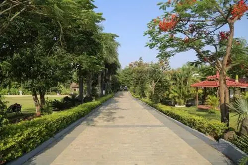 Moksh Farms