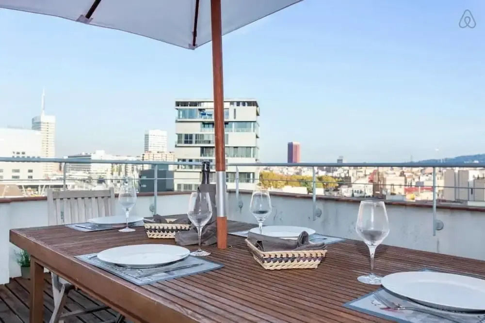 Luxurious 3 Bedroom Flat & Terrace in Sants