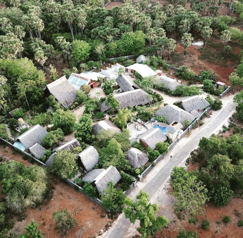 Rote Surf Resort - Lualemba Bungalows