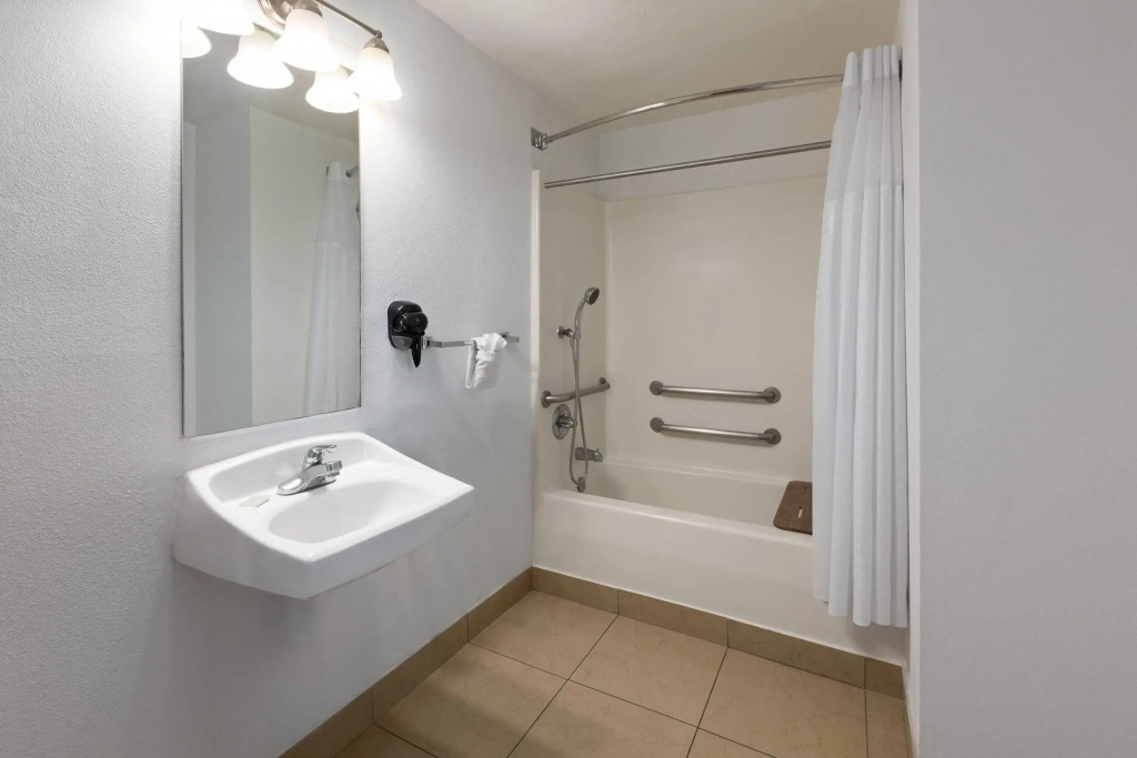 Super 8 by Wyndham Tucson/Grant Road Area AZ
