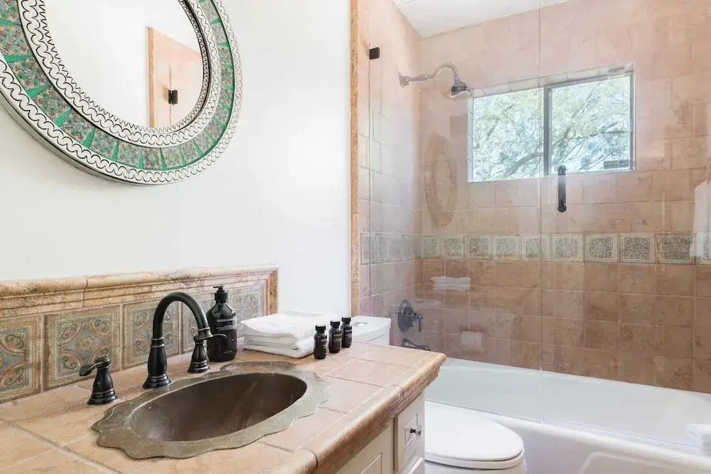 Charming 5bdr Hacienda w/ Pool, Fire Pit, Billiards La Casona by Avantstay