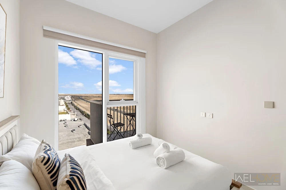 WelHome - Breathtaking View 1BR Apt in Damac Hills 2
