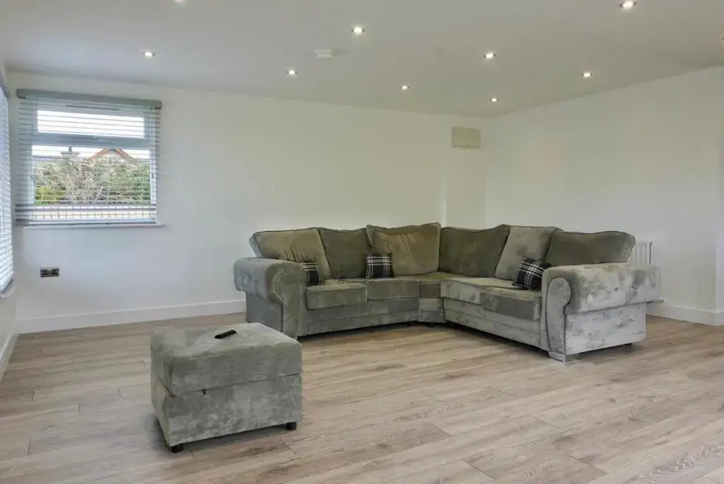 Castle View Chalet by Clonlum Cottages