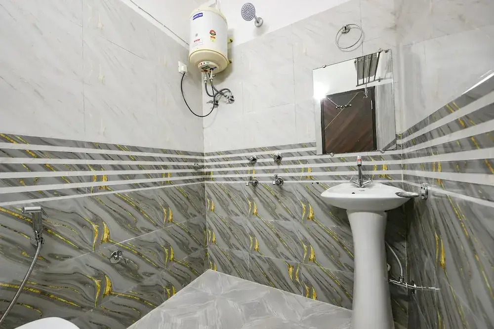 FabHotel Silver Stone