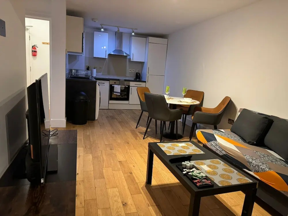Westciti Chatsworth Road Apartments
