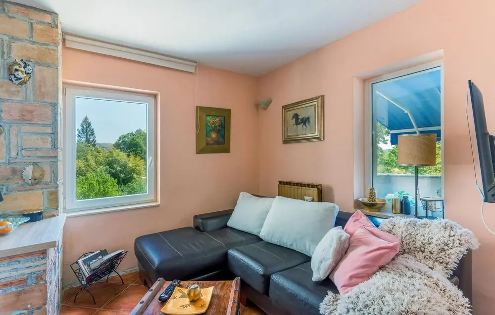 Beautiful Apartment in Brncici With Wifi and 2 Bedrooms