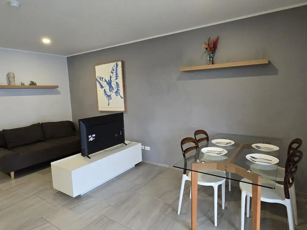 Well located Apt-1BR T2 -421