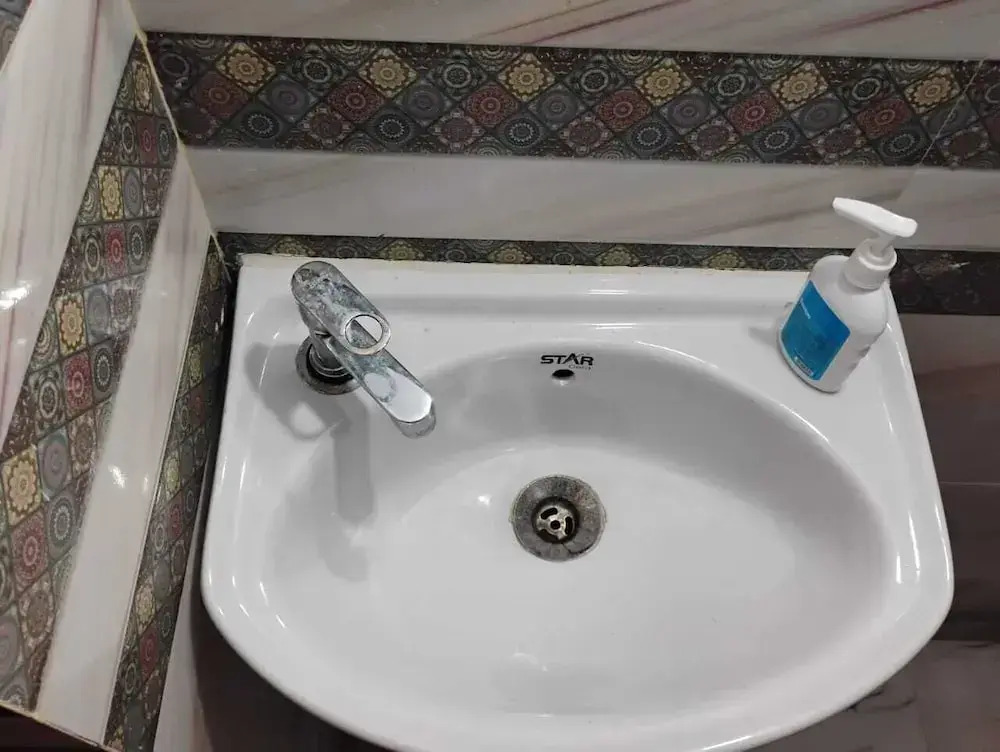 Geeta Teerth Guest House AC and Non AC Rooms