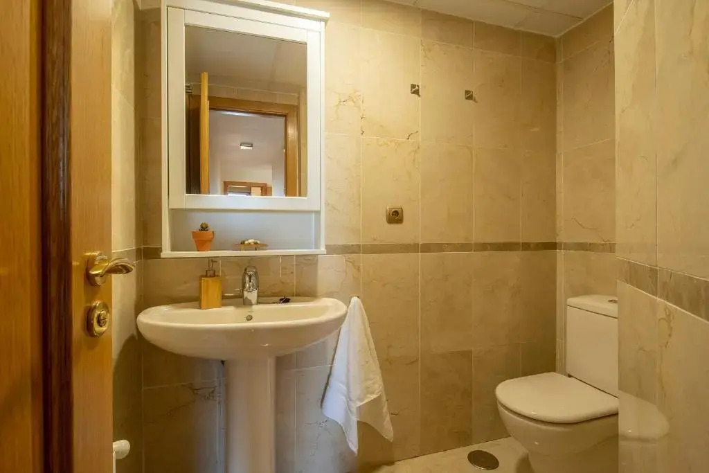 Atico Top Granada, Penthouse, 18-19th floor, City Centre, Views, Terrace, Free Parking