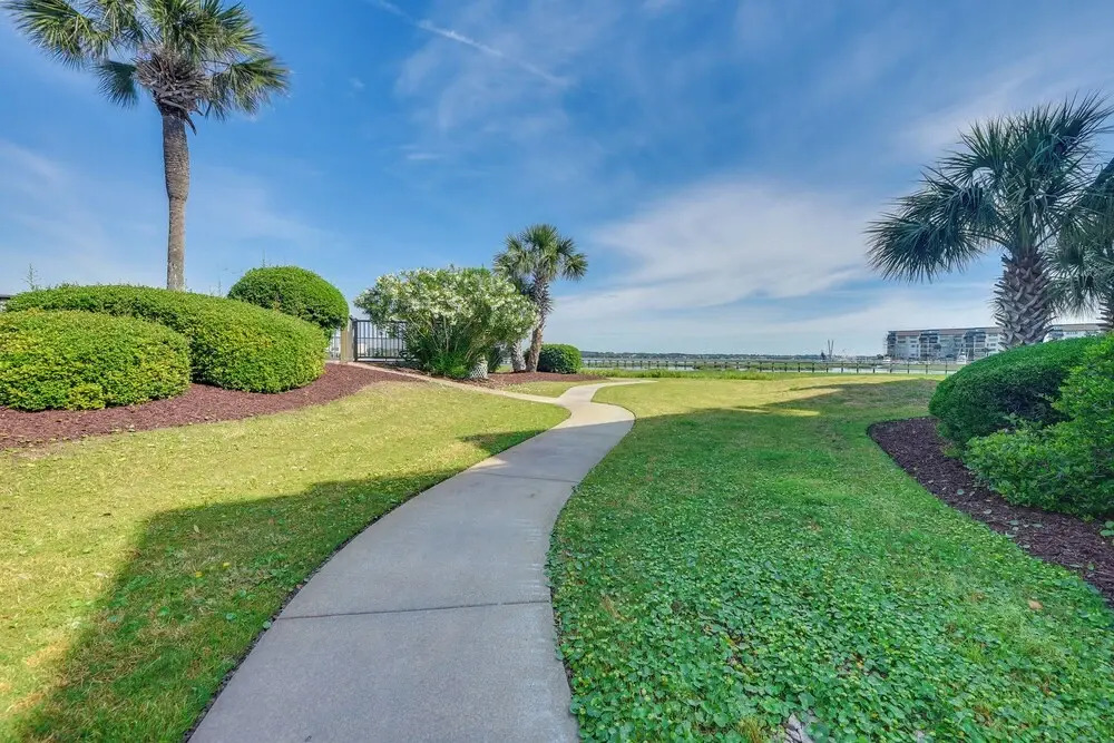 Walk to Beach & Marsh: Condo in Murrells Inlet