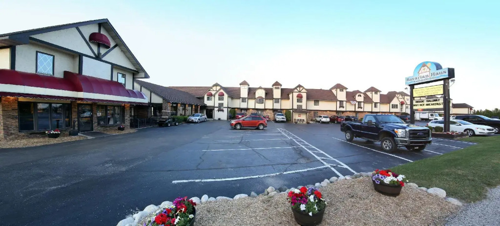 AmericInn by Wyndham Saint Ignace Lakefront