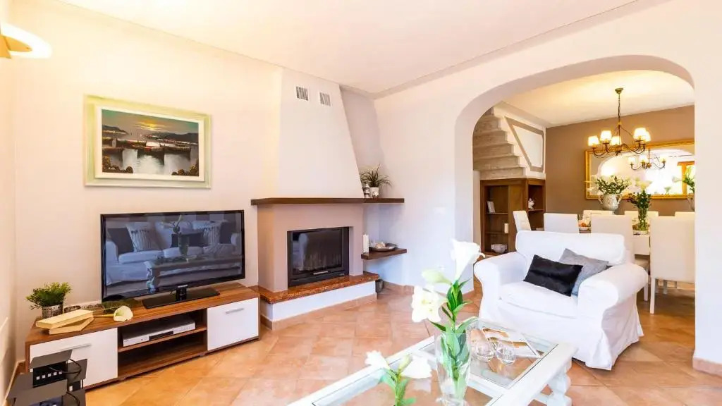 VILLA ELENA 9&1, Emma Villas