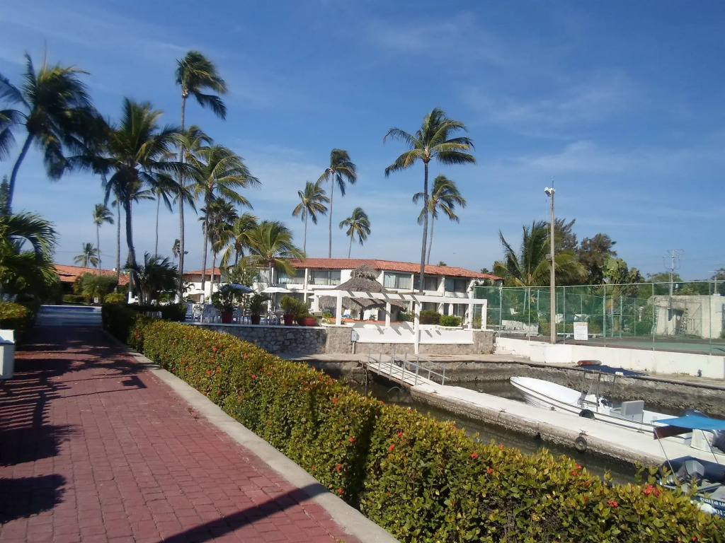 Cabo Blanco Hotel and Marina