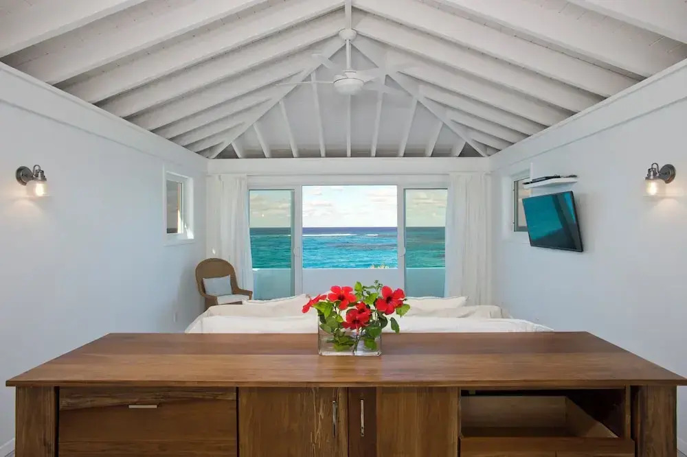 Touch Of Class Cottage: Beachfront Oasis