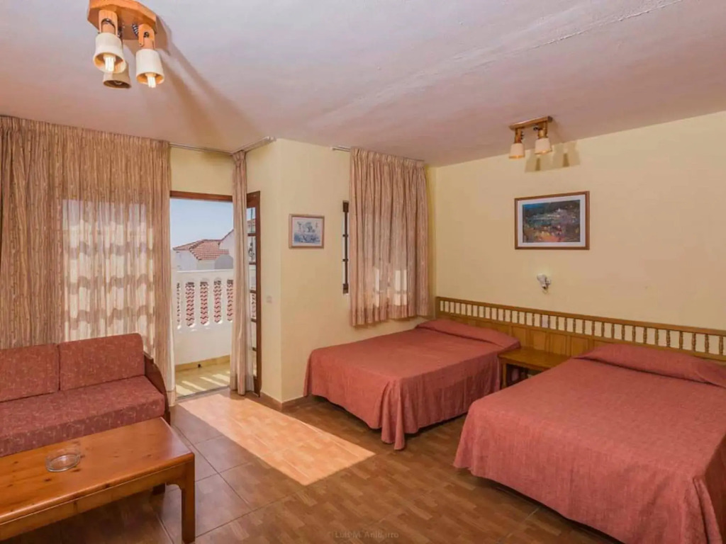 Inviting holiday home in Adeje with garden