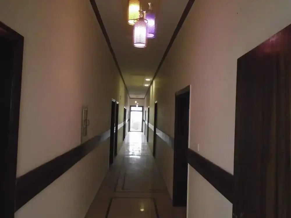Lotus 1 Hotel