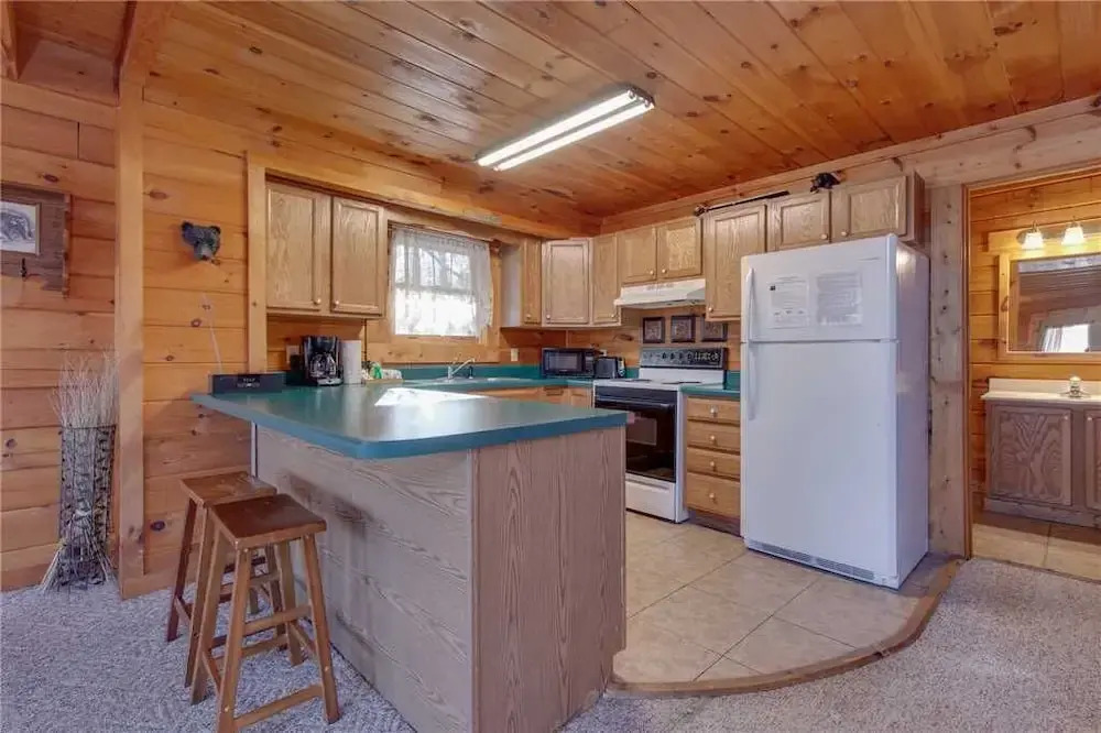 Wildwood Cove, 2 Bedrooms, Fireplace, WiFi, Jetted Tub, Hot Tub, Sleeps 6