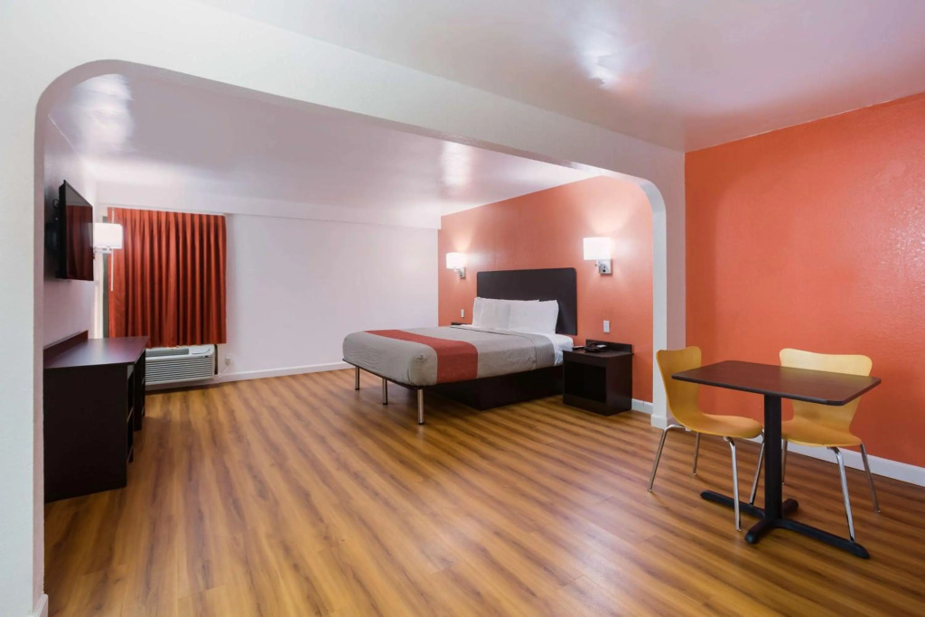 Motel 6-Suwanee, GA - Gwinnett Center