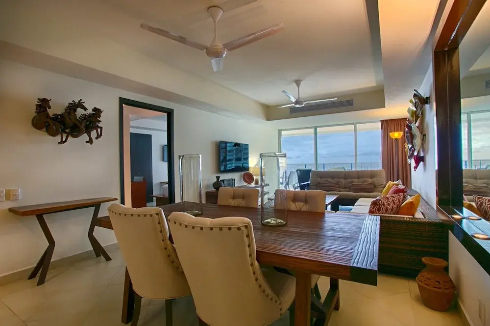 Wake Up To Sounds Of The Ocean Condo