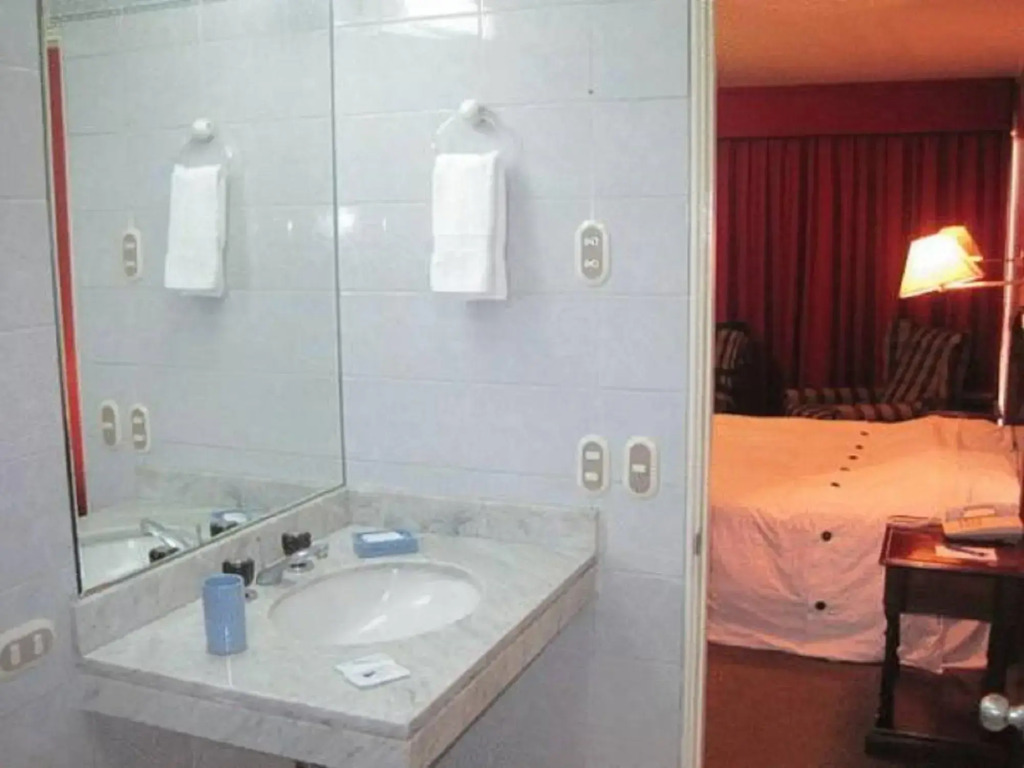 Suites Plaza Las Flores
