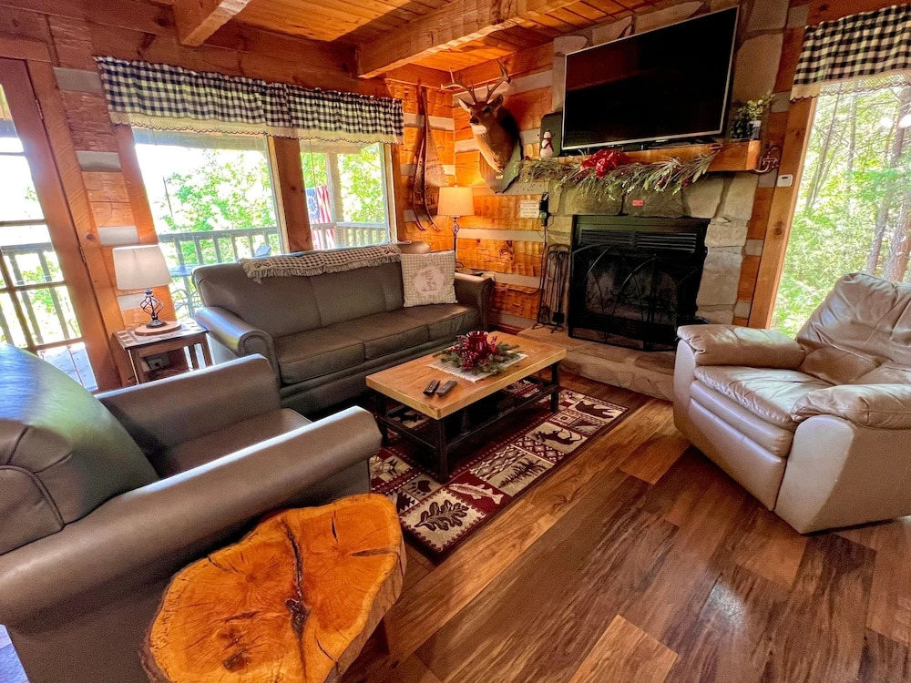 Bearadise Found 2 Bedroom Cabin by RedAwning
