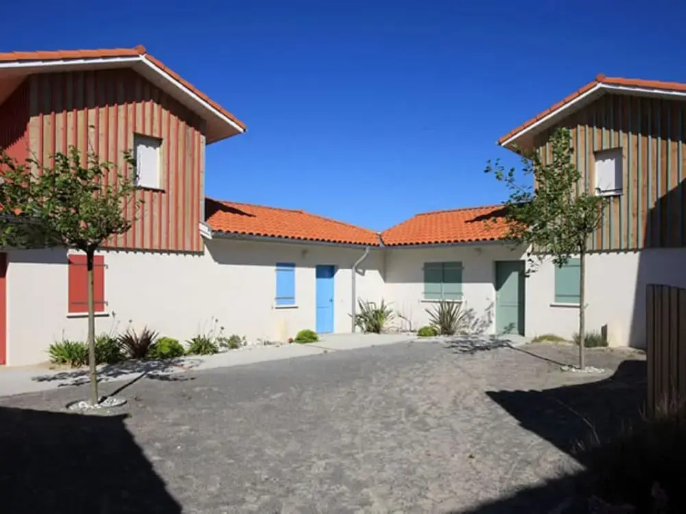 Well-kept Home With a Terrace Near the Beach
