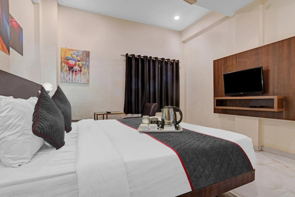 Super OYO Townhouse 931 Hotel Benchmark Vijay Nagar
