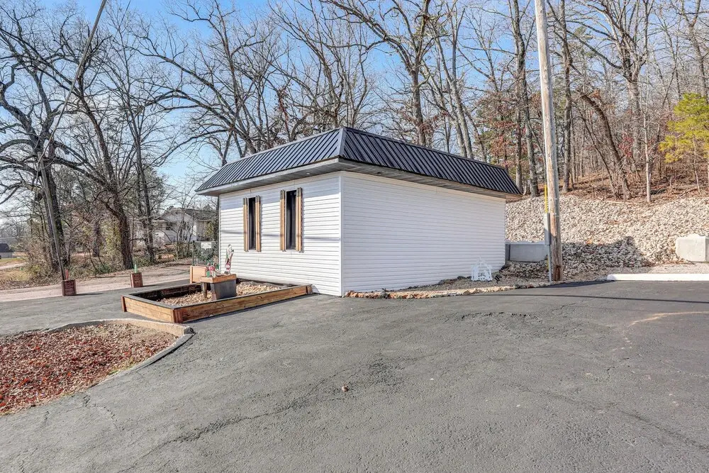 Walk to Current River: Ozarks Adventure Home!