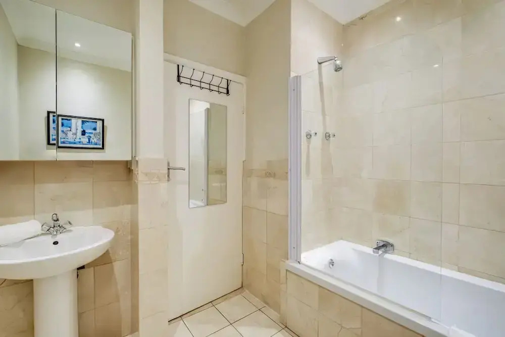 Camps Bay 4BR w Pool and Sea Views Atlantic Gem