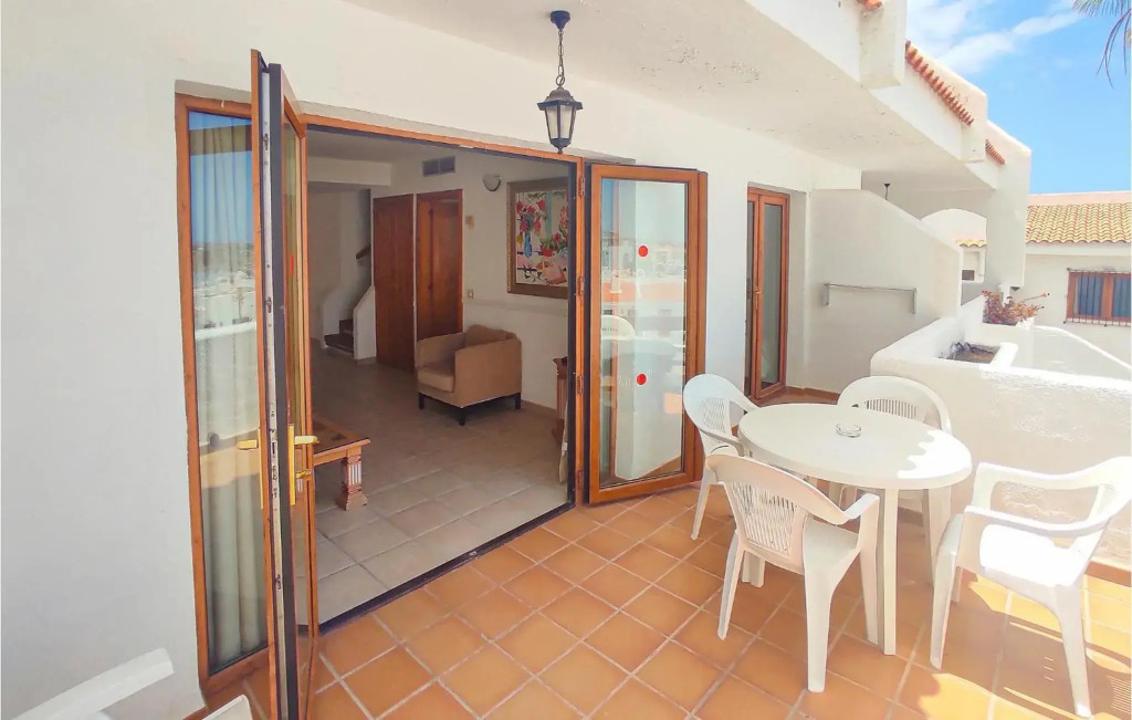 Beautiful apartment in Los Cristianos with 2 Bedrooms, WiFi and Swimming pool