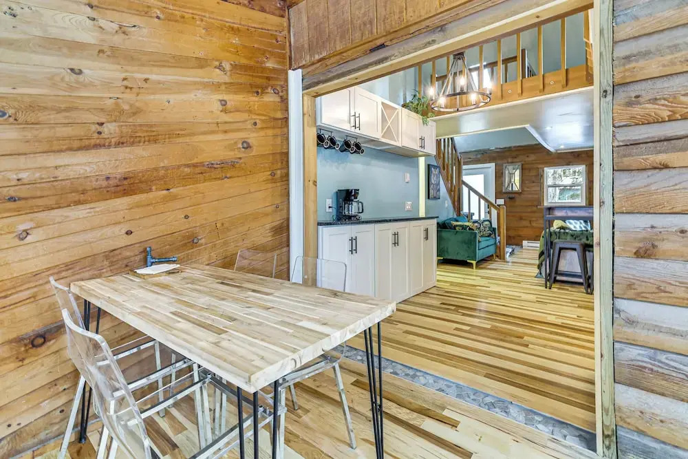 Pool, Beach & Lake Access: Poconos Cabin Escape!