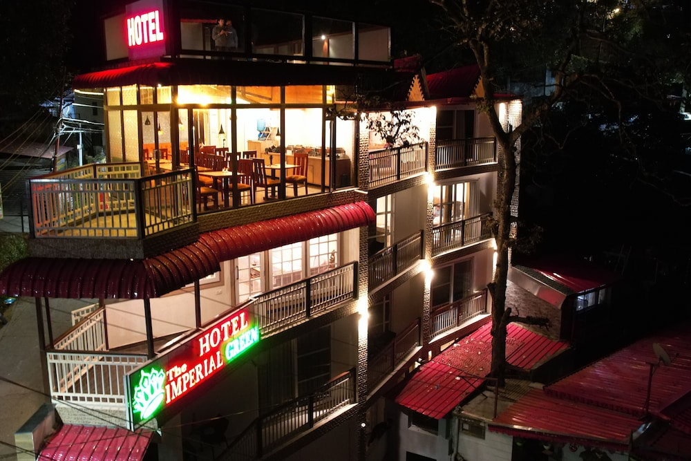 The Imperial Green (180 lake view)