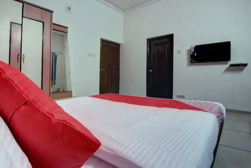 Oyo 30636 Hotel Navaratna International