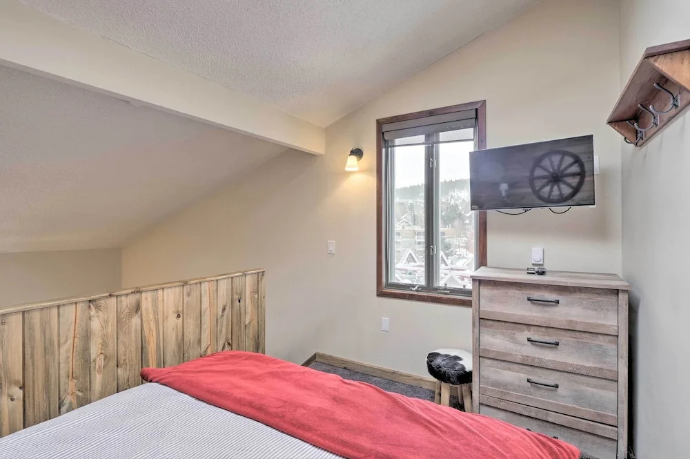 Near Chairlift: Breck Condo At Base of Peak 9!
