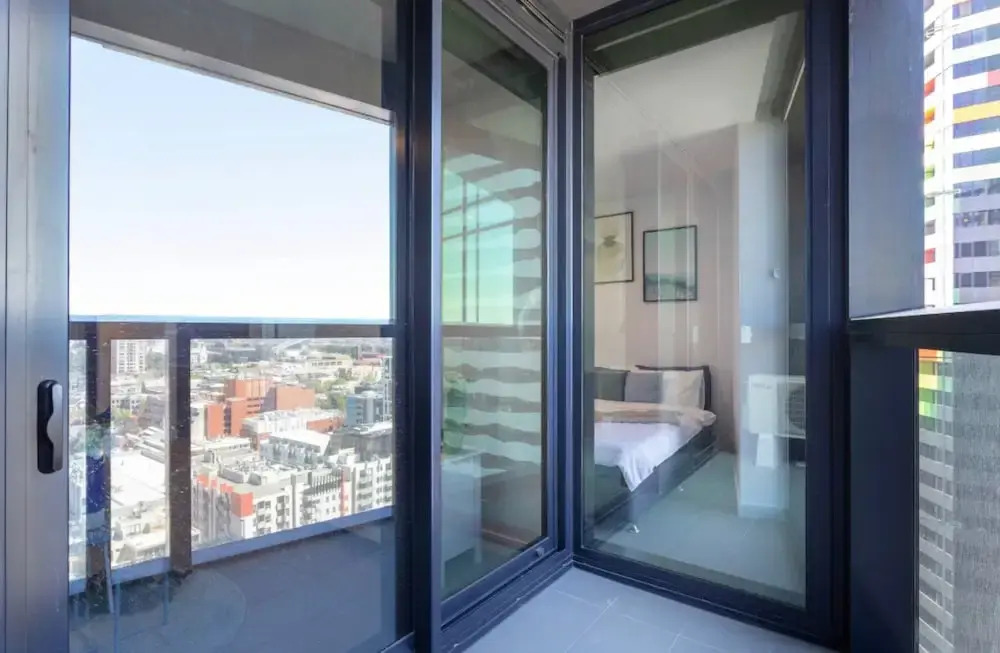 Holistay Premium - Swanston Central