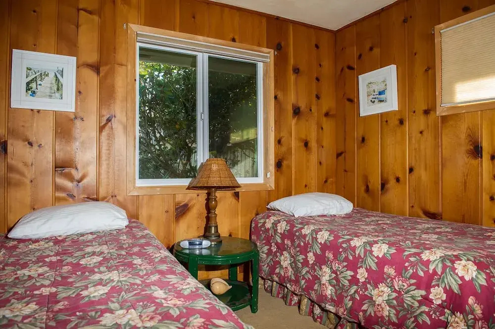 Beach Bungalow Roads End 2 Br cottage by RedAwning