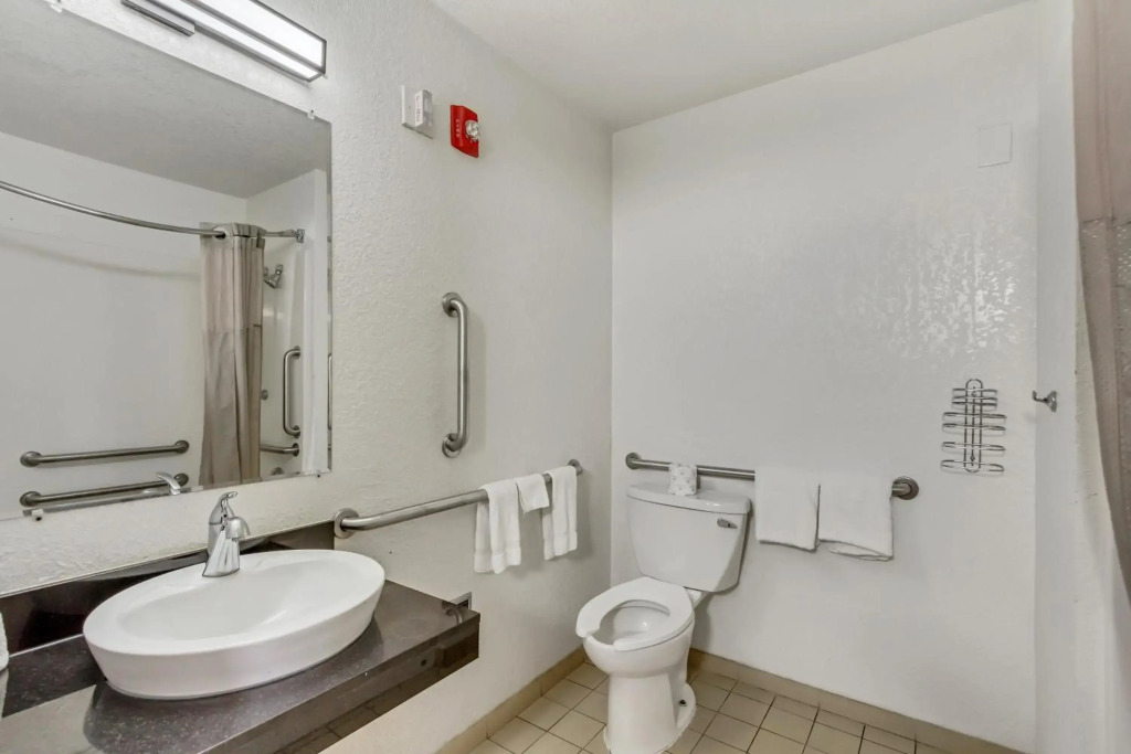 Motel 6 Ogden, UT- Downtown