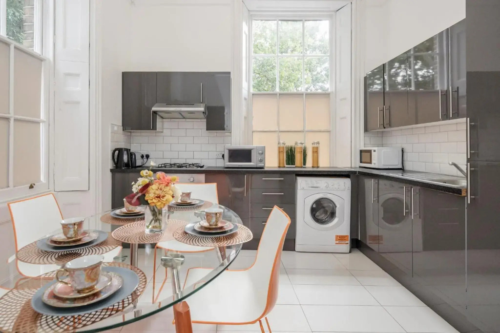 London City Premium Apartment with Parking