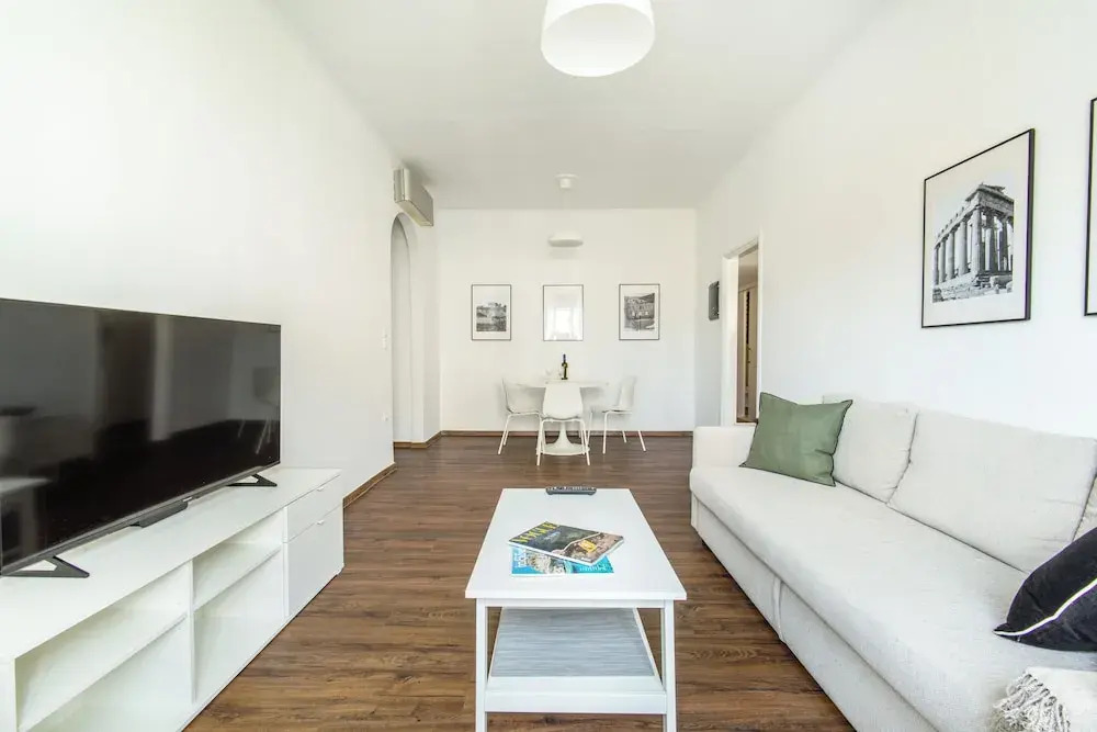 Superb flat in historic centre of Athens