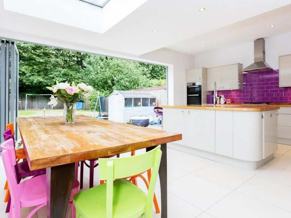 Veeve  4 Bed House On Emlyn Road West London