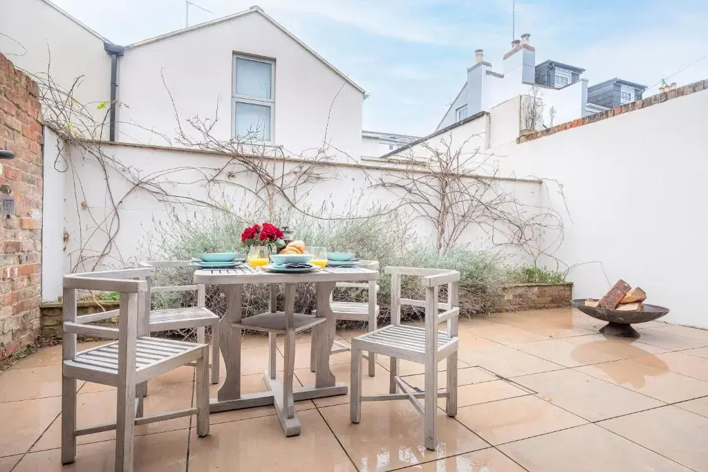 Luxury 2-bed House in Cheltenham
